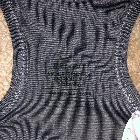 Nike Classic Padded Sports Bra - Picture 5 of 7